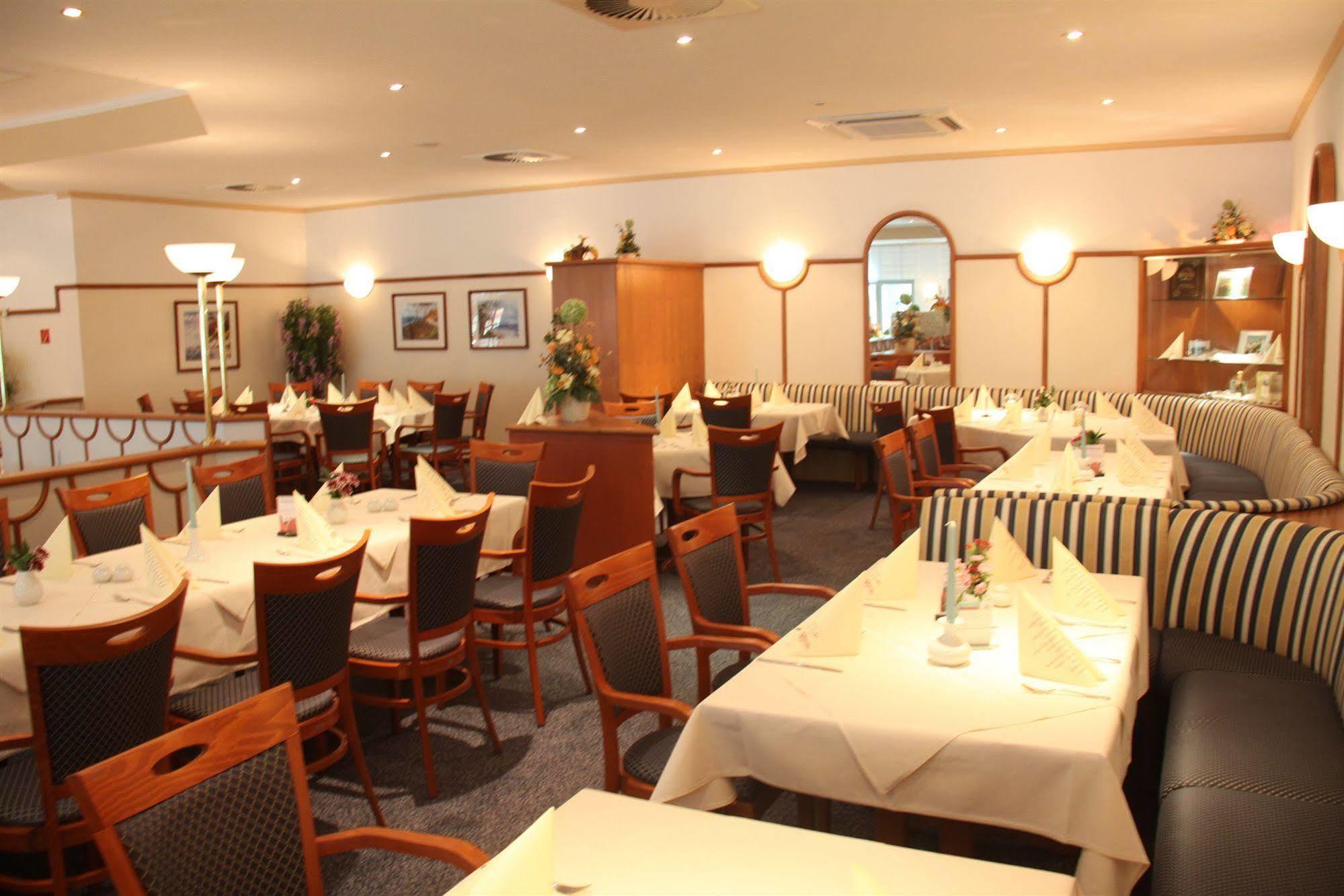 Hotel An Der Hasenheide Bentwisch エクステリア 写真